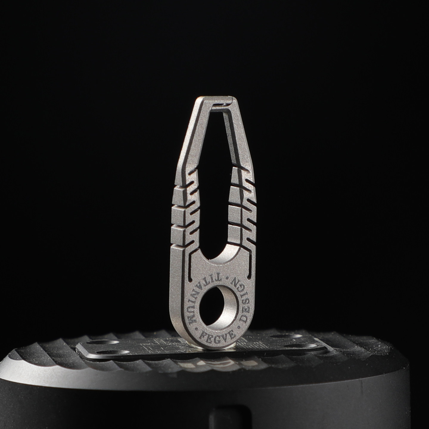 EDC Titanium Alloy Zipper Pull - огляд і ціна Outdoor Lighting Connectors